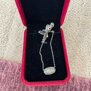 Kendra Scott necklace